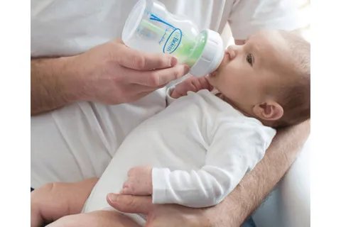 6 savjeta za hranjenje bočicom beba koje doje
