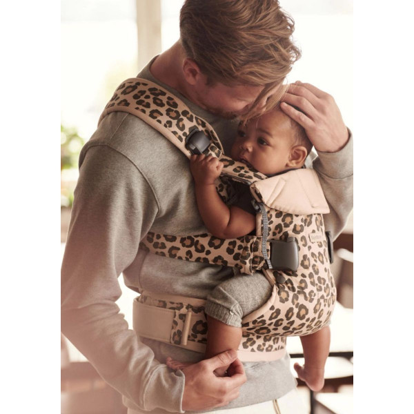 BABYBJORN BEBI NOSILJKA ONE BEIGE/LEOPARD 098075 