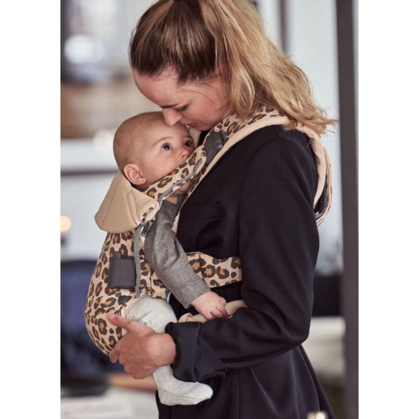 BABYBJORN BEBI NOSILJKA ONE BEIGE/LEOPARD 098075 