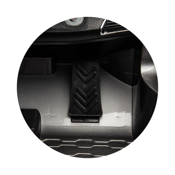 CHIPOLINO AUTO NA AKUMULATOR AUDI E-TRON WHITE, LEATHER SEAT ELKAUETR23W 