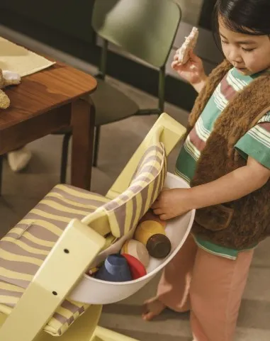 STOKKE STOLICA ZA HRANJENJE TRIPP TRAPP I BABY SET 6+ LEMYELLOW 100148 